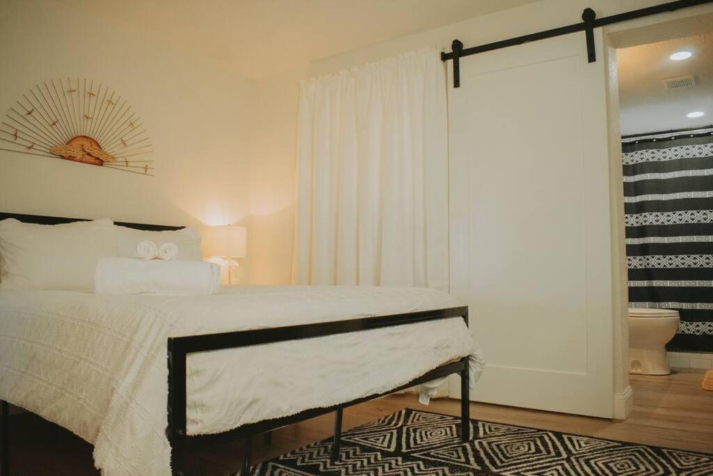 Casa Charleston-3Br-2Bath-Hot Tub-Pet Friendly-No Pet Fees! Vila Albuquerque Exterior foto