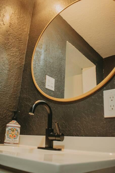 Casa Charleston-3Br-2Bath-Hot Tub-Pet Friendly-No Pet Fees! Vila Albuquerque Exterior foto